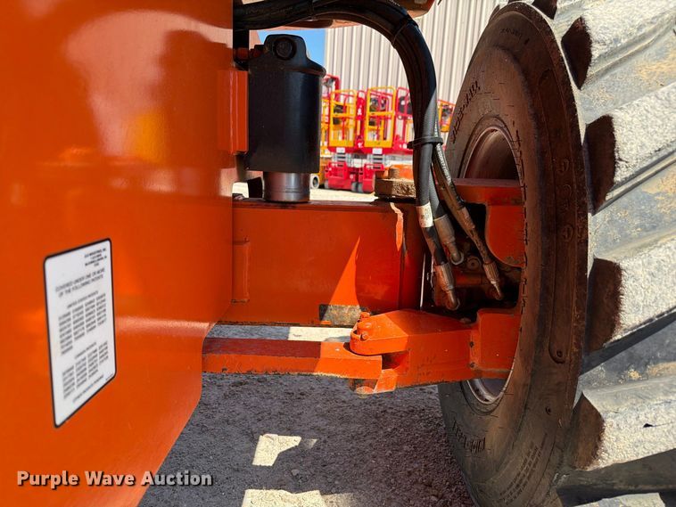 image for item DZ4699 2007 JLG 660SJ boom lift