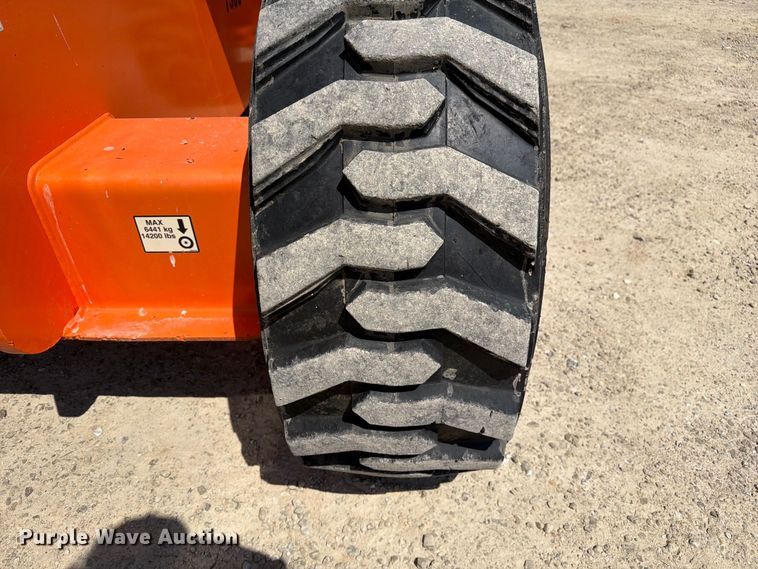 image for item DZ4699 2007 JLG 660SJ boom lift