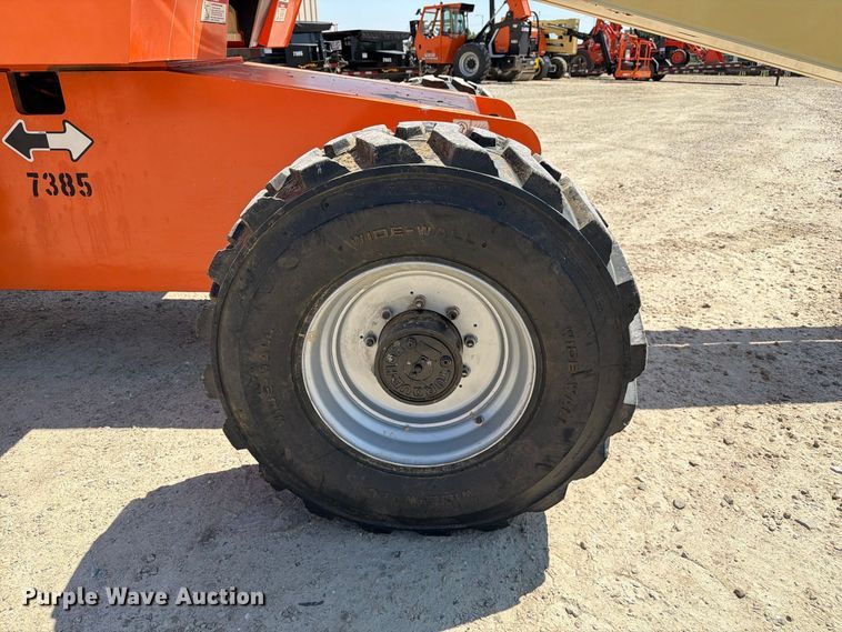 image for item DZ4699 2007 JLG 660SJ boom lift