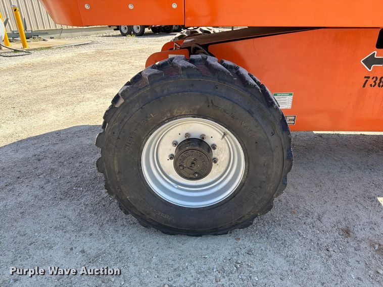 image for item DZ4699 2007 JLG 660SJ boom lift