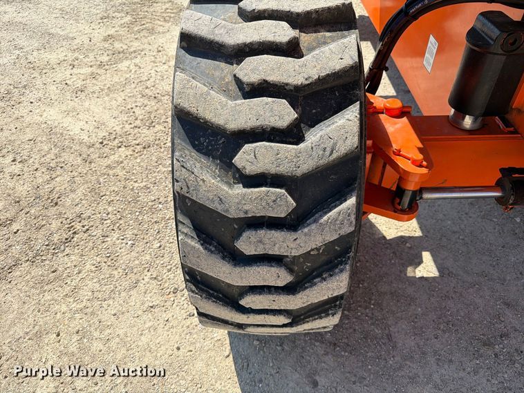 image for item DZ4699 2007 JLG 660SJ boom lift