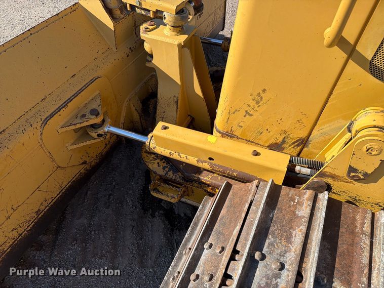 image for item EA0434 2006 Caterpillar D4G LGP dozer