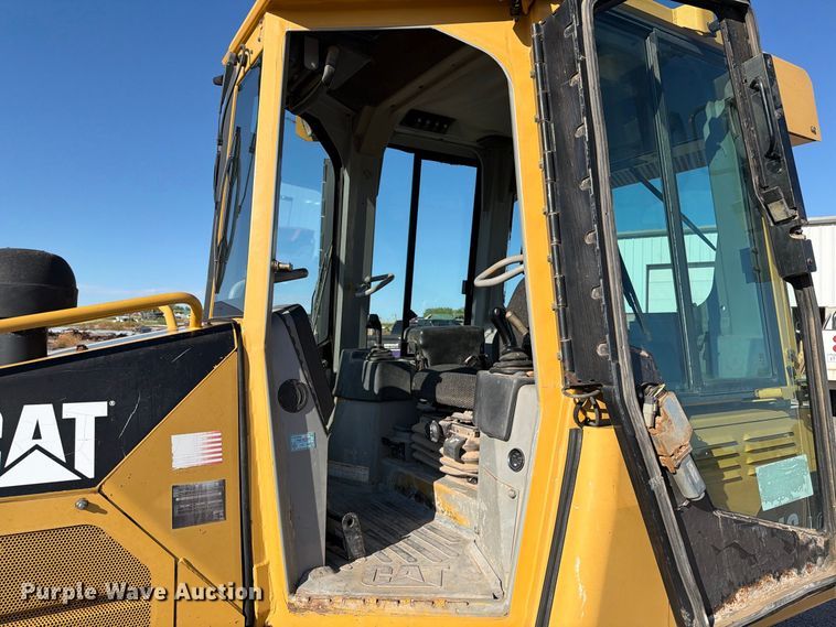 image for item EA0434 2006 Caterpillar D4G LGP dozer