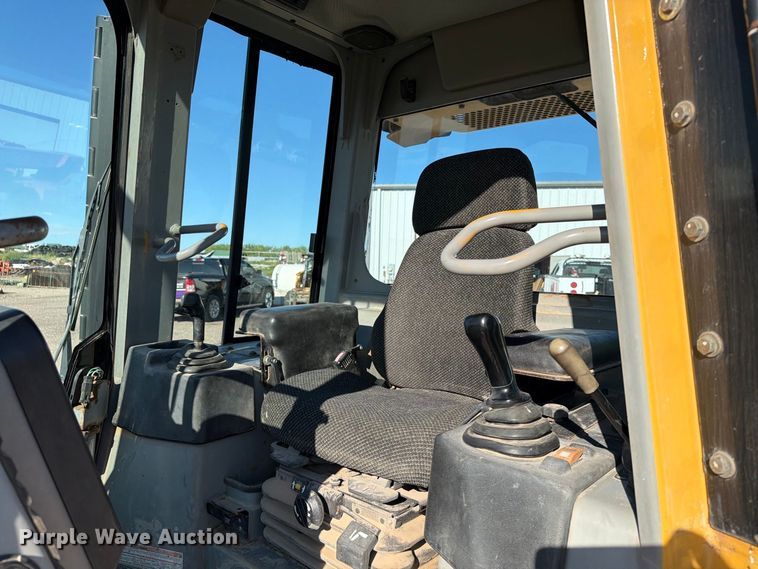 image for item EA0434 2006 Caterpillar D4G LGP dozer