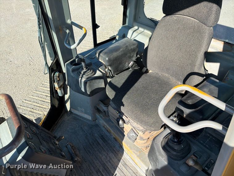 image for item EA0434 2006 Caterpillar D4G LGP dozer