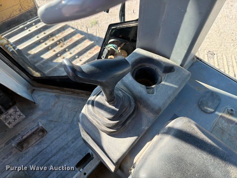 image for item EA0434 2006 Caterpillar D4G LGP dozer