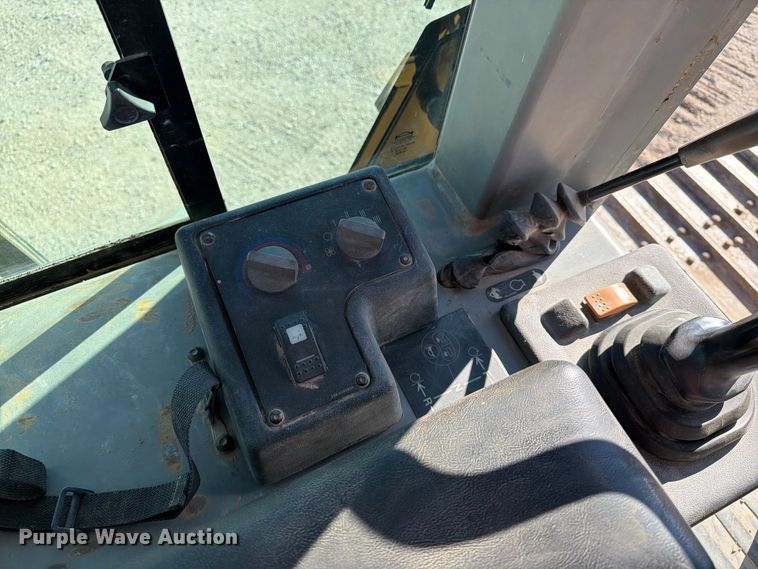 image for item EA0434 2006 Caterpillar D4G LGP dozer