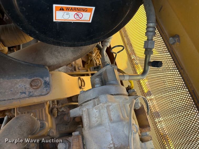 image for item EA0434 2006 Caterpillar D4G LGP dozer