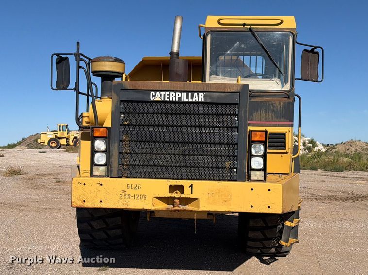 image for item EA0435 1999 Caterpillar D400E articulated haul truck