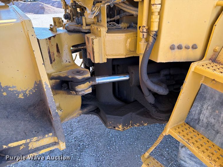 image for item EA0435 1999 Caterpillar D400E articulated haul truck
