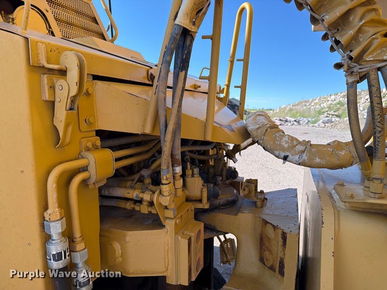 image for item EA0435 1999 Caterpillar D400E articulated haul truck