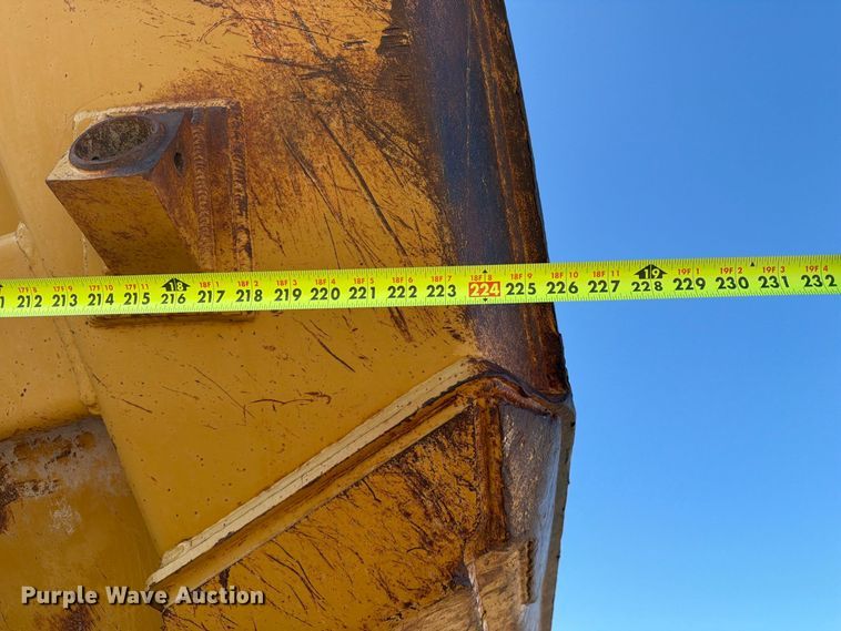 image for item EA0435 1999 Caterpillar D400E articulated haul truck