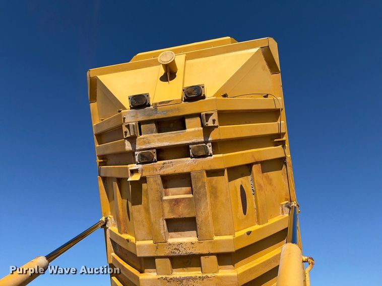 image for item EA0435 1999 Caterpillar D400E articulated haul truck