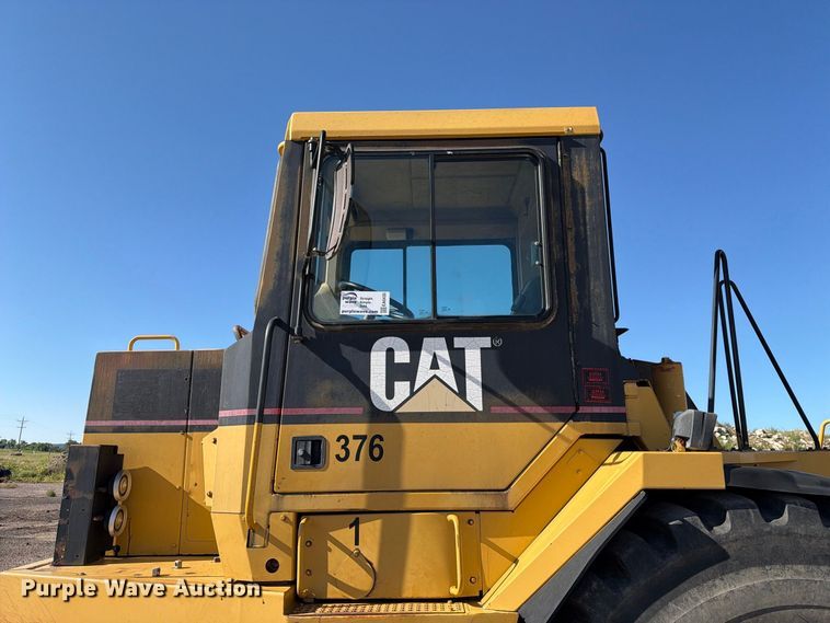image for item EA0435 1999 Caterpillar D400E articulated haul truck