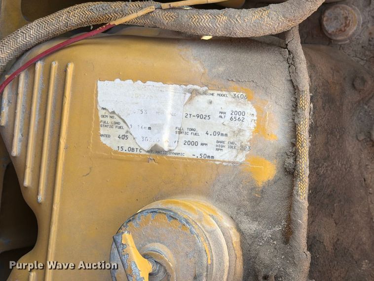 image for item EA0435 1999 Caterpillar D400E articulated haul truck