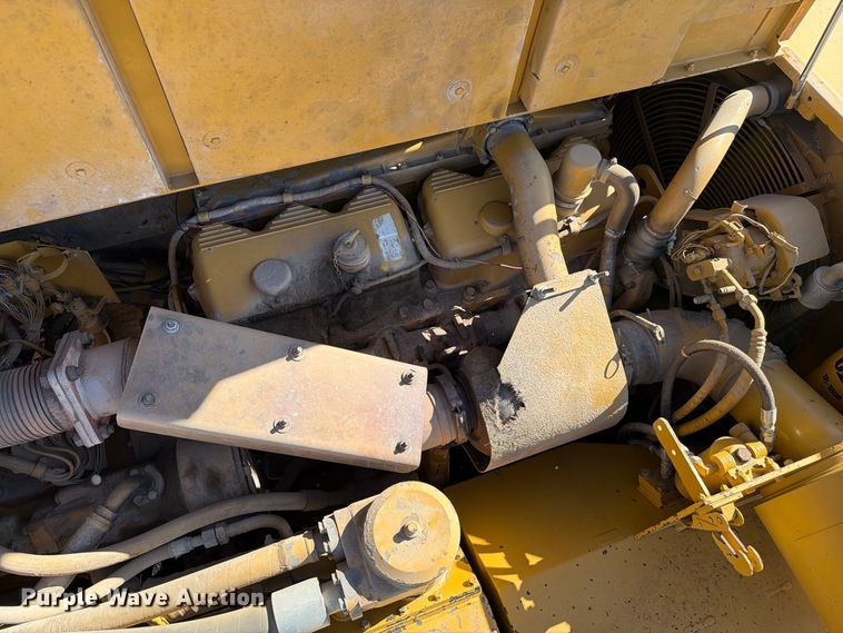 image for item EA0435 1999 Caterpillar D400E articulated haul truck
