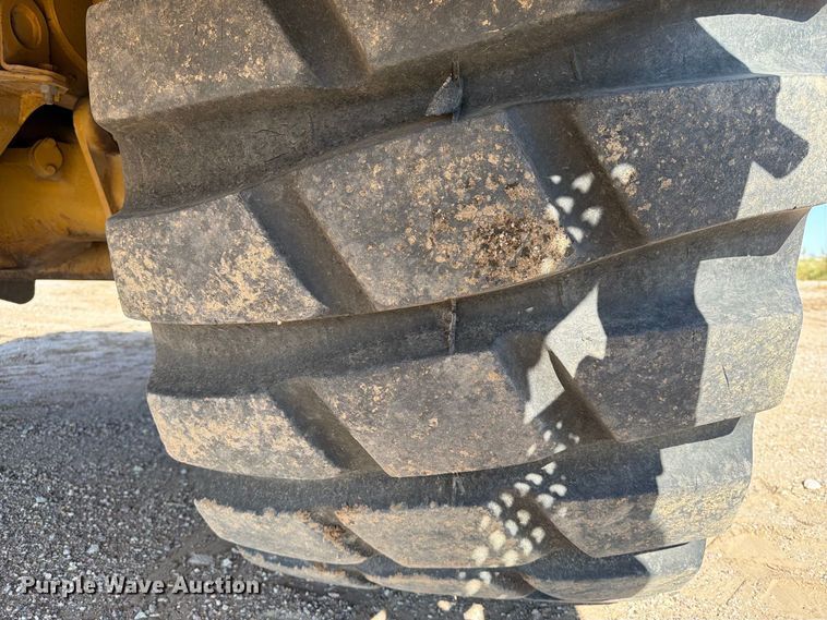image for item EA0435 1999 Caterpillar D400E articulated haul truck