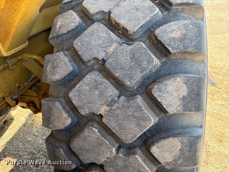 image for item EA0435 1999 Caterpillar D400E articulated haul truck