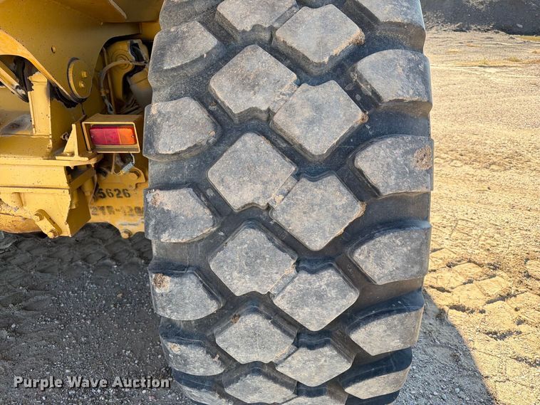 image for item EA0435 1999 Caterpillar D400E articulated haul truck