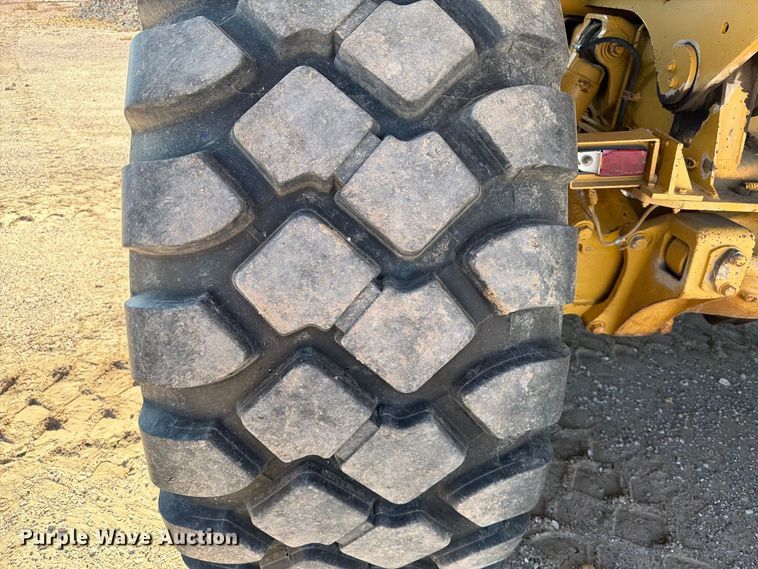 image for item EA0435 1999 Caterpillar D400E articulated haul truck