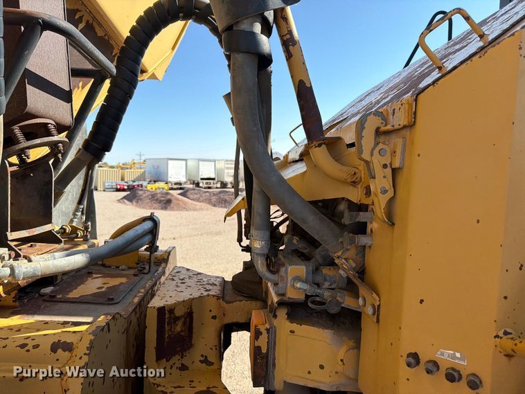 image for item EA0436 1999 Caterpillar D400E II articulated haul truck