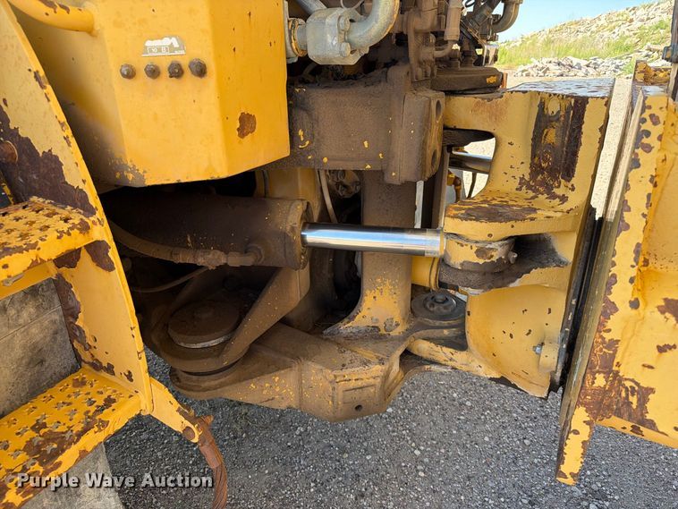 image for item EA0436 1999 Caterpillar D400E II articulated haul truck