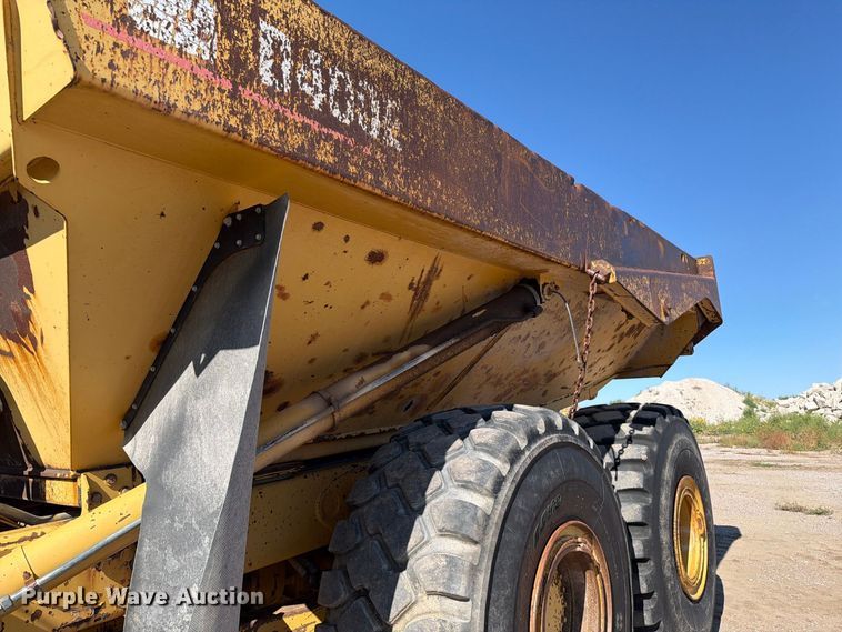image for item EA0436 1999 Caterpillar D400E II articulated haul truck