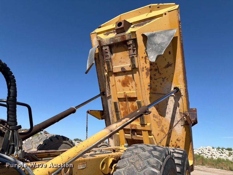 image for item EA0436 1999 Caterpillar D400E II articulated haul truck