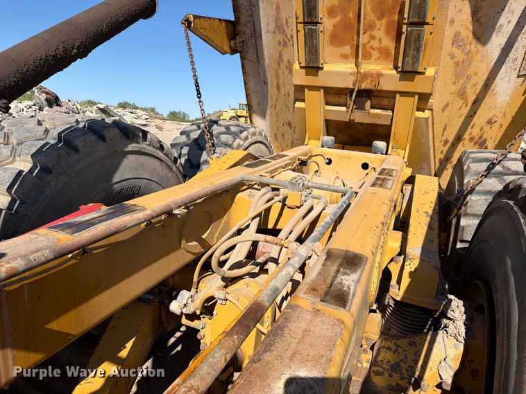 image for item EA0436 1999 Caterpillar D400E II articulated haul truck