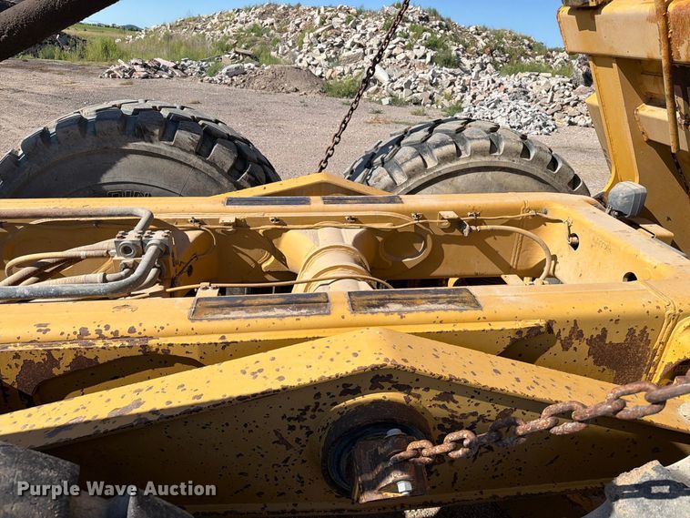 image for item EA0436 1999 Caterpillar D400E II articulated haul truck