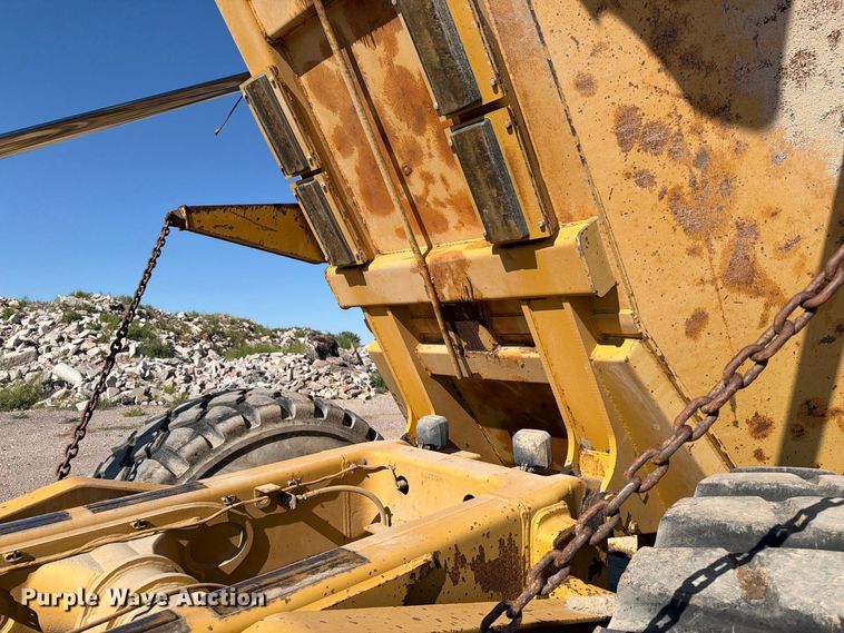image for item EA0436 1999 Caterpillar D400E II articulated haul truck