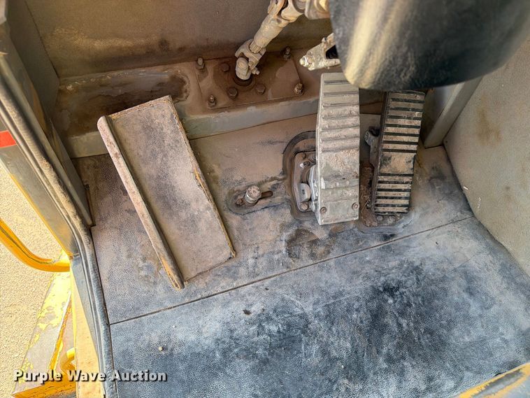image for item EA0436 1999 Caterpillar D400E II articulated haul truck