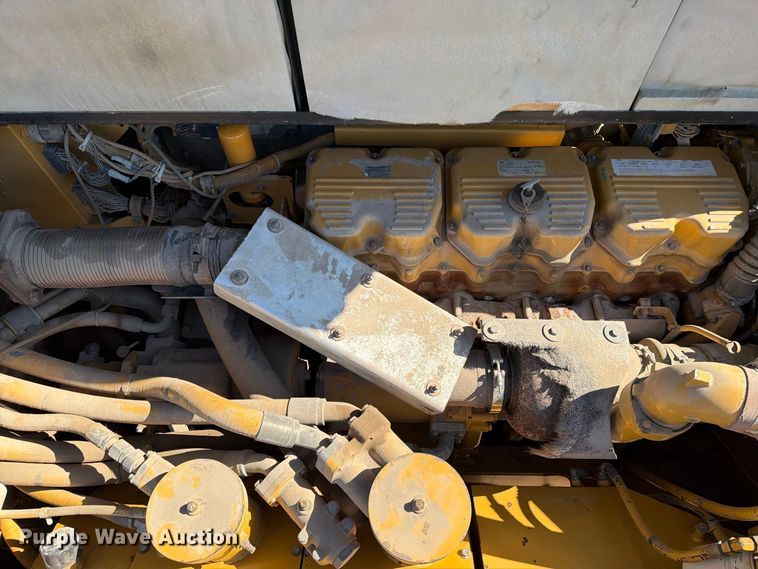 image for item EA0436 1999 Caterpillar D400E II articulated haul truck