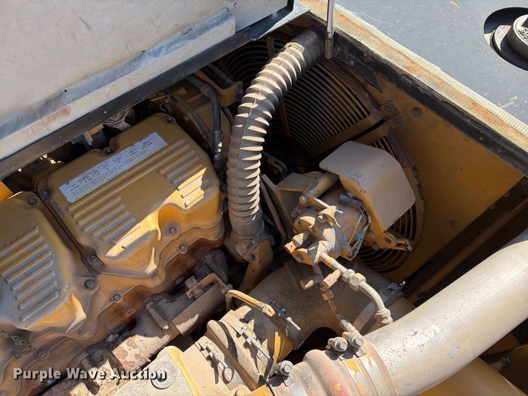 image for item EA0436 1999 Caterpillar D400E II articulated haul truck