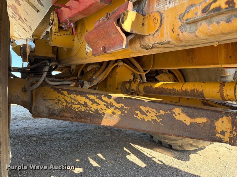 image for item EA0436 1999 Caterpillar D400E II articulated haul truck