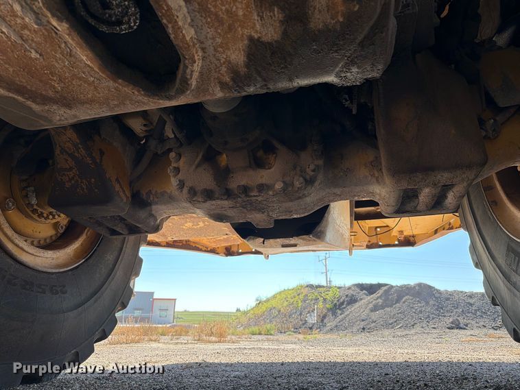 image for item EA0436 1999 Caterpillar D400E II articulated haul truck