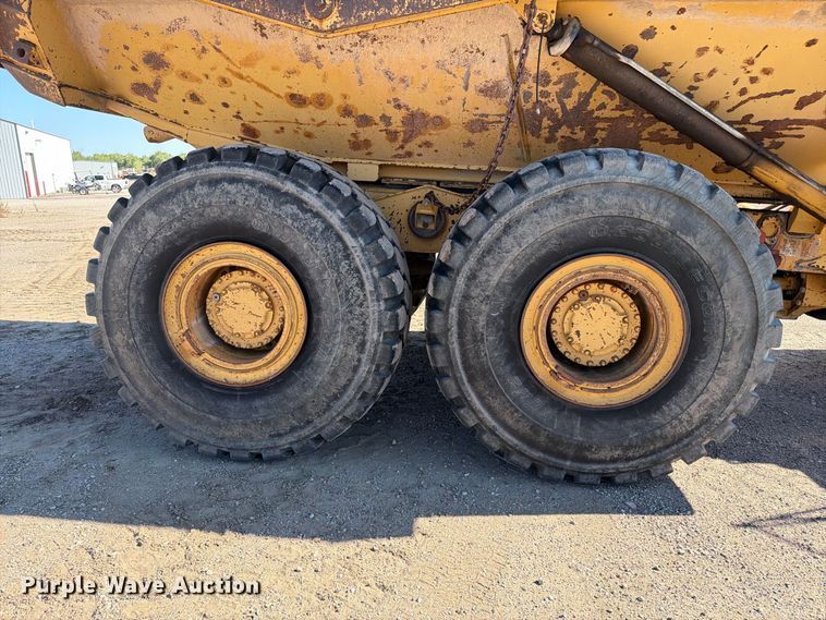 image for item EA0436 1999 Caterpillar D400E II articulated haul truck