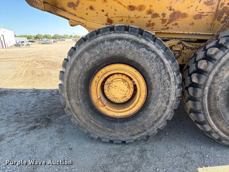 image for item EA0436 1999 Caterpillar D400E II articulated haul truck