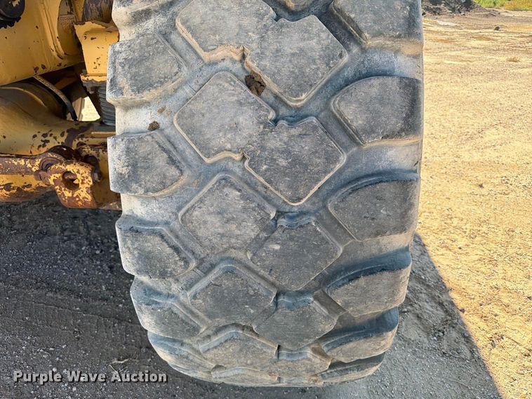 image for item EA0436 1999 Caterpillar D400E II articulated haul truck