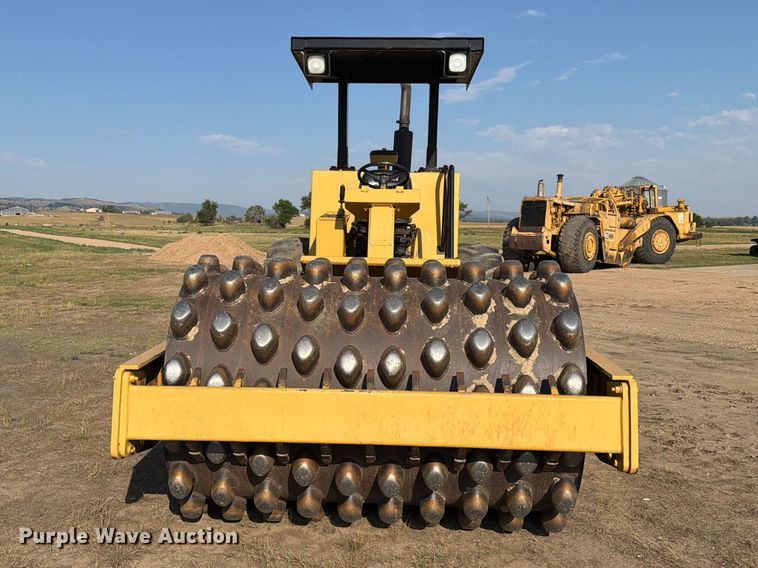 image for item EA0439 1992 Caterpillar CP563 single drum roller