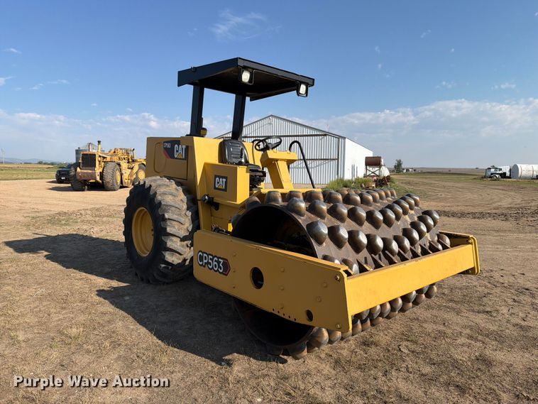 image for item EA0439 1992 Caterpillar CP563 single drum roller