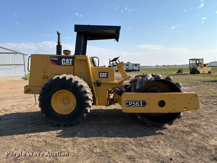 image for item EA0439 1992 Caterpillar CP563 single drum roller