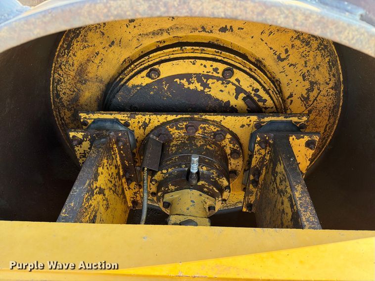 image for item EA0439 1992 Caterpillar CP563 single drum roller