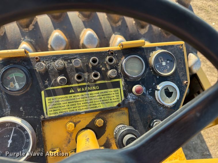 image for item EA0439 1992 Caterpillar CP563 single drum roller