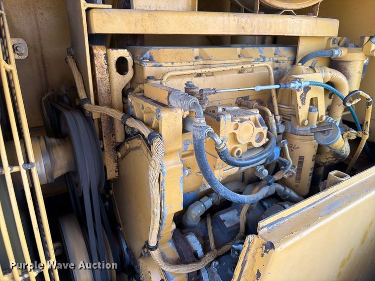 image for item EA0439 1992 Caterpillar CP563 single drum roller