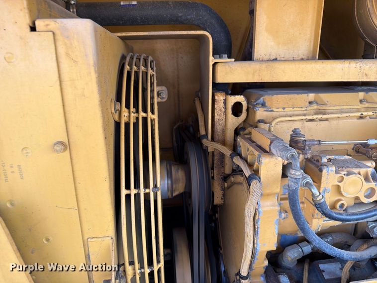 image for item EA0439 1992 Caterpillar CP563 single drum roller