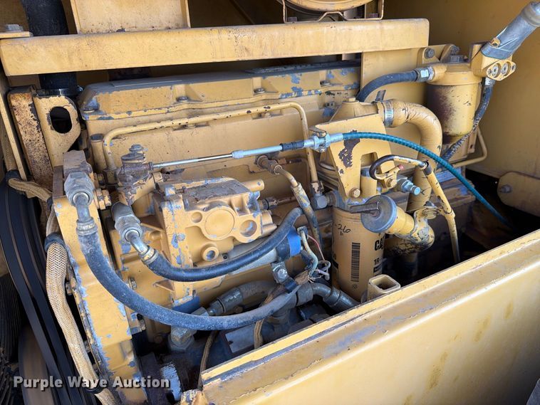 image for item EA0439 1992 Caterpillar CP563 single drum roller