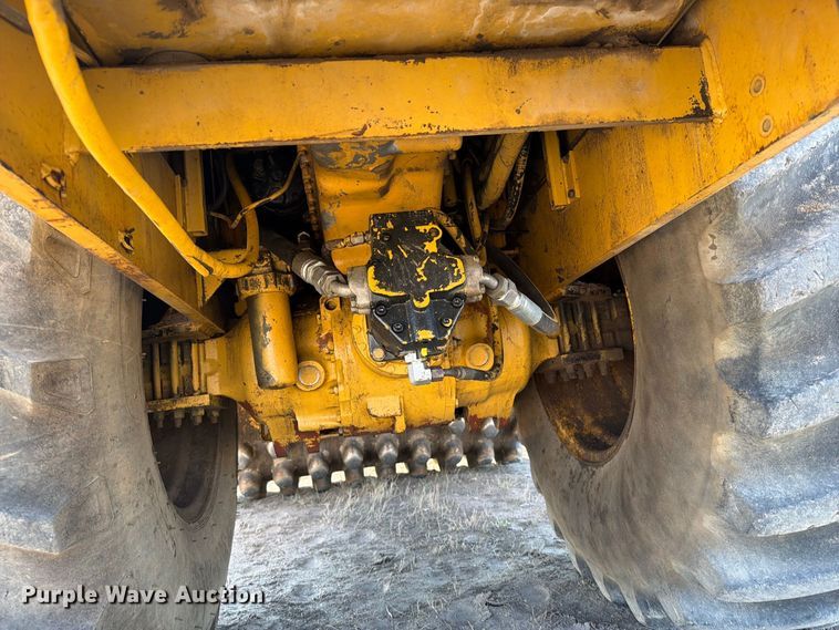 image for item EA0439 1992 Caterpillar CP563 single drum roller