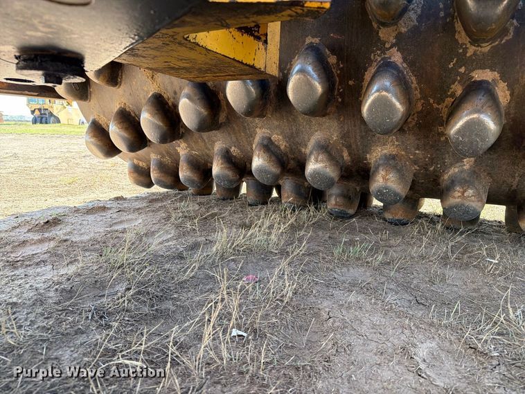 image for item EA0439 1992 Caterpillar CP563 single drum roller