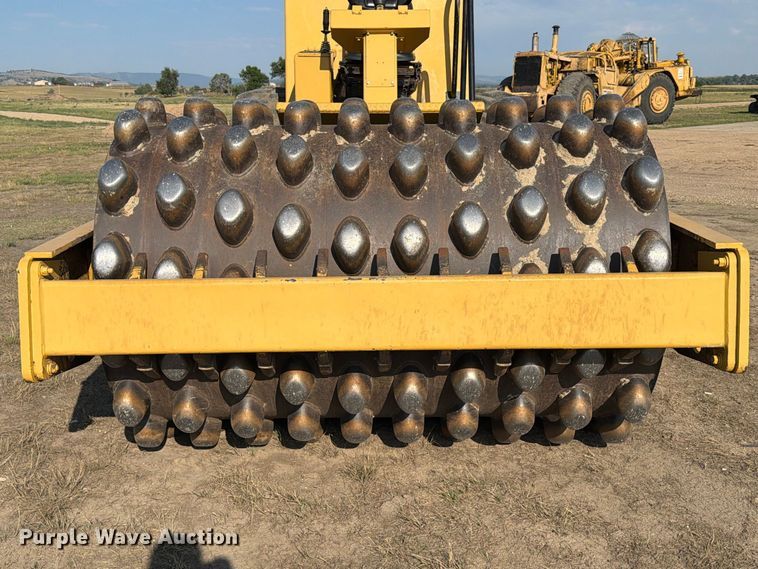 image for item EA0439 1992 Caterpillar CP563 single drum roller